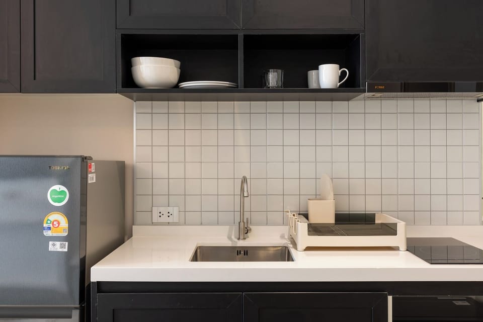 Design Studio, Non Smoking, Kitchen | In-room safe, iron/ironing board, WiFi (free)