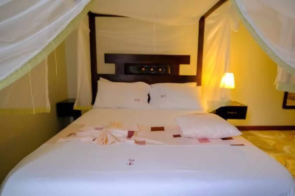 Basic Single Room, Park View | Soundproofing, free WiFi
