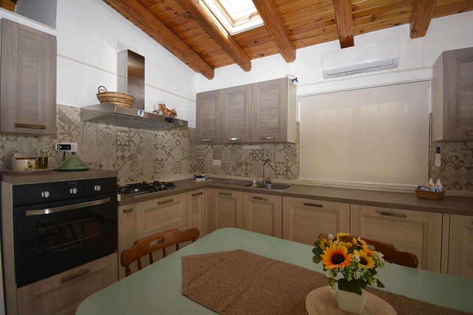 Autumn, Kitchen, Spring, Summer