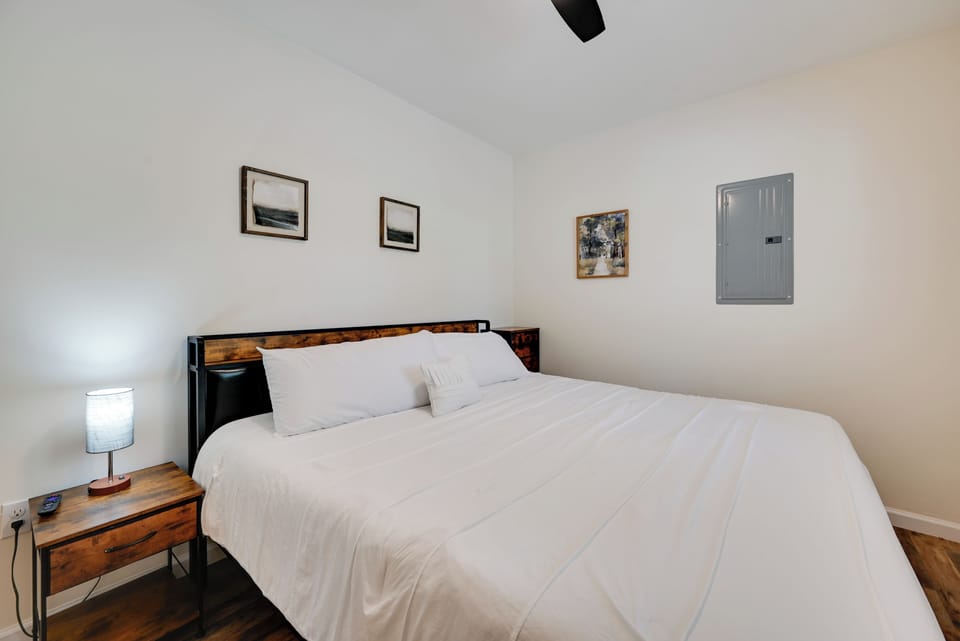 Bedroom 1 | Cabin 1 | King Bed