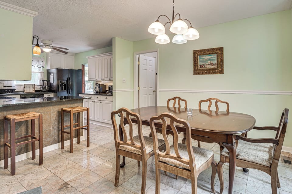 Dining Area | Dishware & Flatware