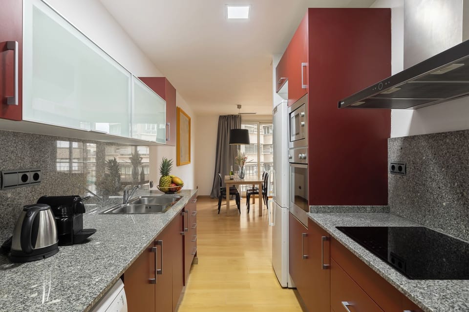 Apartment | Private kitchen | Fridge, microwave, oven, stovetop