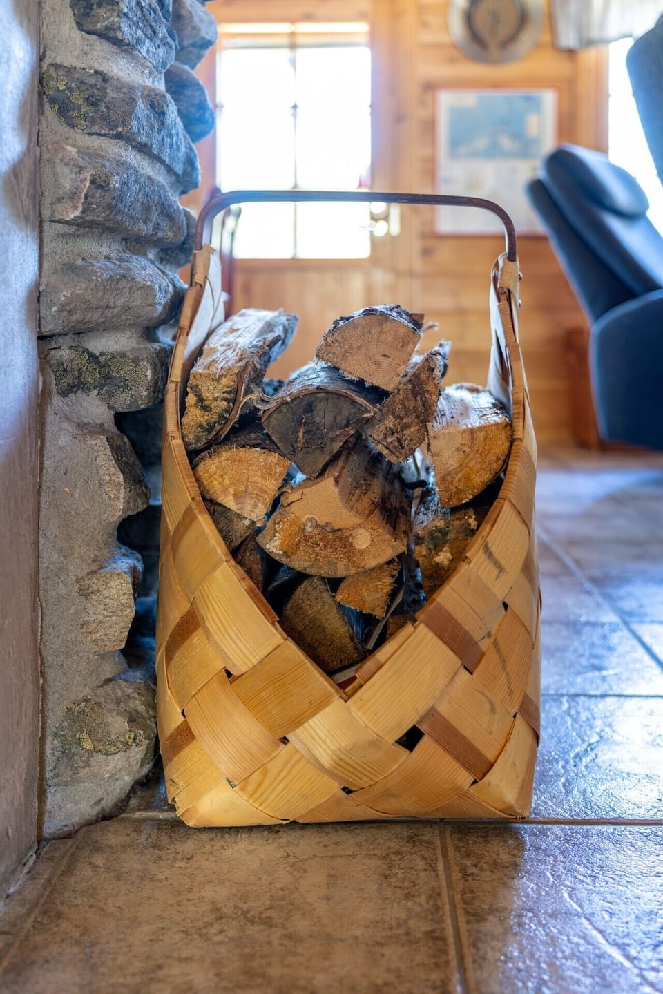 Don`t worry about bringing your own wood, as dry, ready-to-use firewood is provided to keep the hearth burning throughout your stay.
