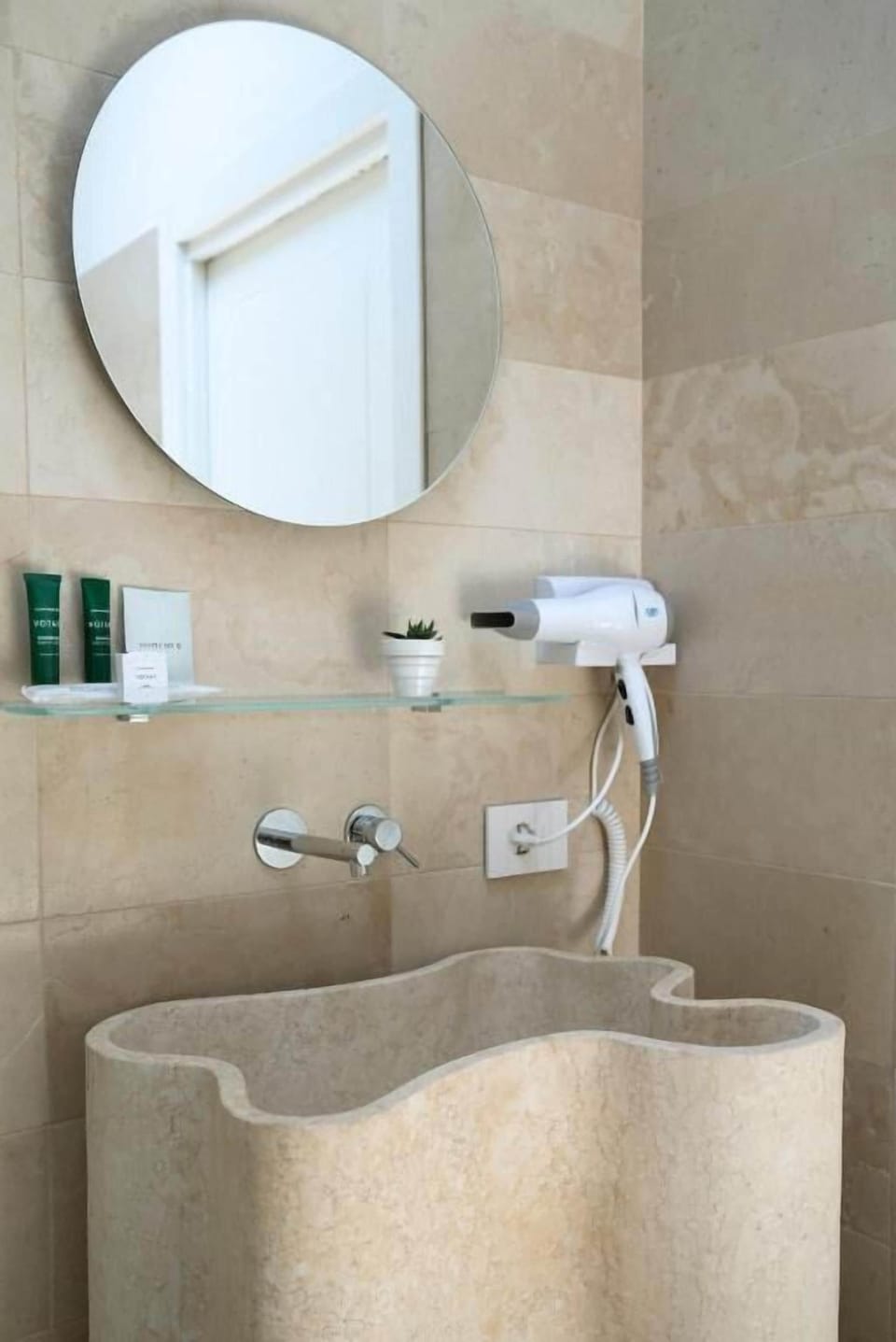 Deluxe Double Room, Pool View | Bathroom | Bidet