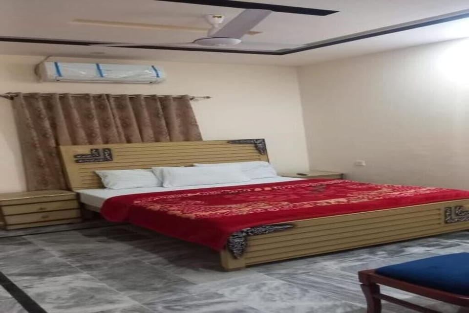 Standard Room | Iron/ironing board, free WiFi