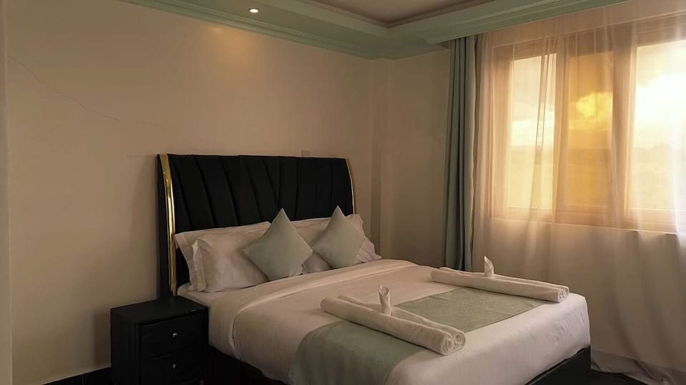 Deluxe Double Room, Mountain View | Desk, laptop workspace, iron/ironing board, free WiFi