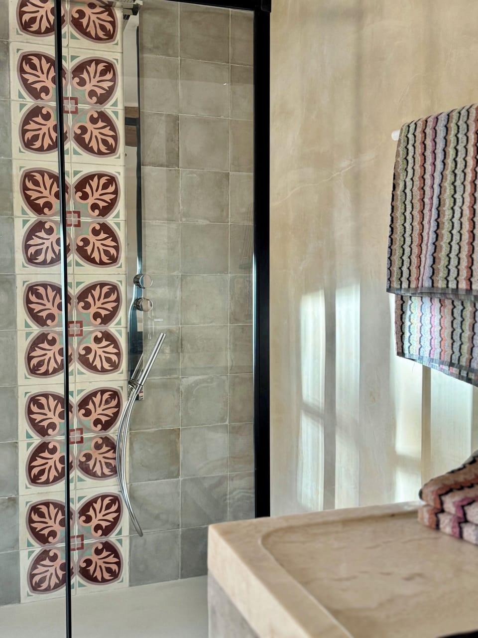Deluxe Quadruple Room | Bathroom