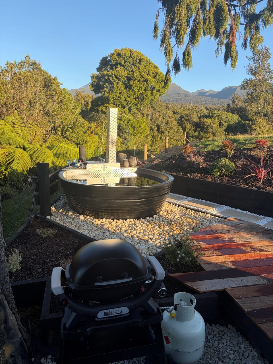 Outdoor spa tub