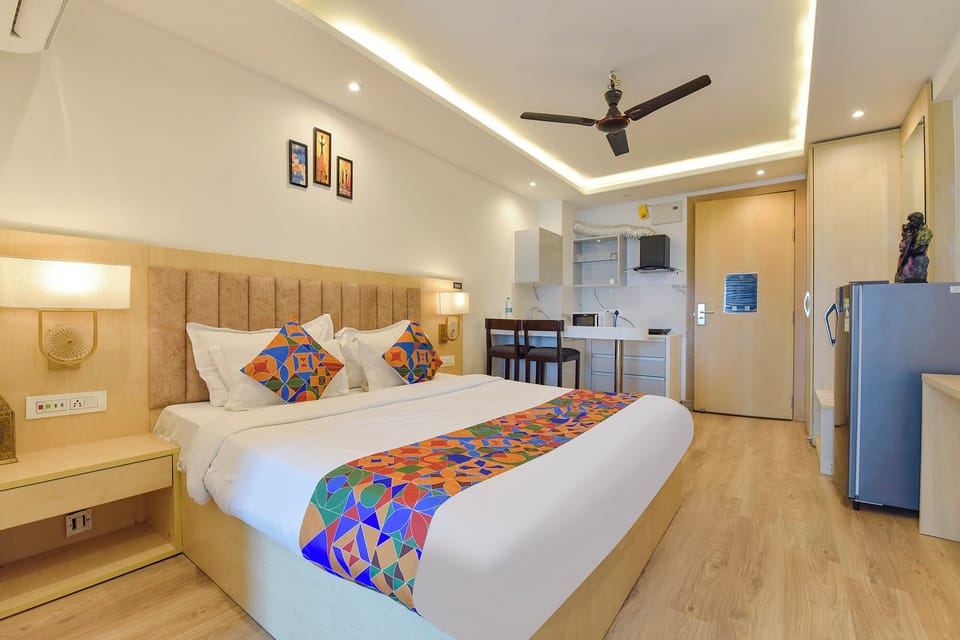 Luxury Suite | Egyptian cotton sheets, premium bedding, in-room safe, free WiFi