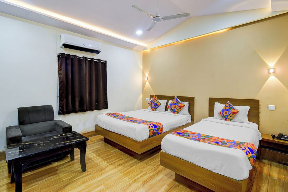 Egyptian cotton sheets, premium bedding, in-room safe, free WiFi