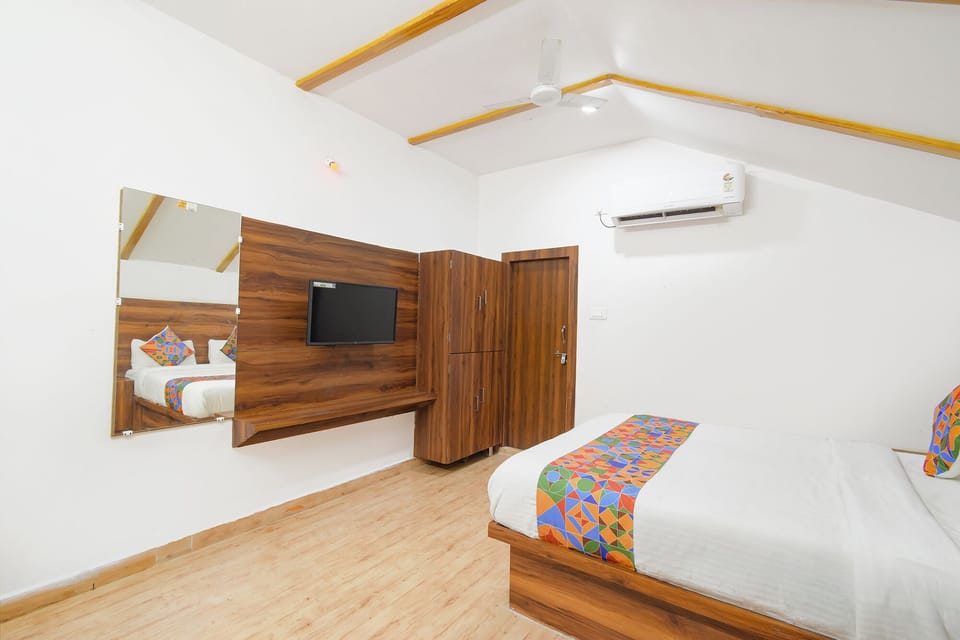 Egyptian cotton sheets, premium bedding, in-room safe, free WiFi