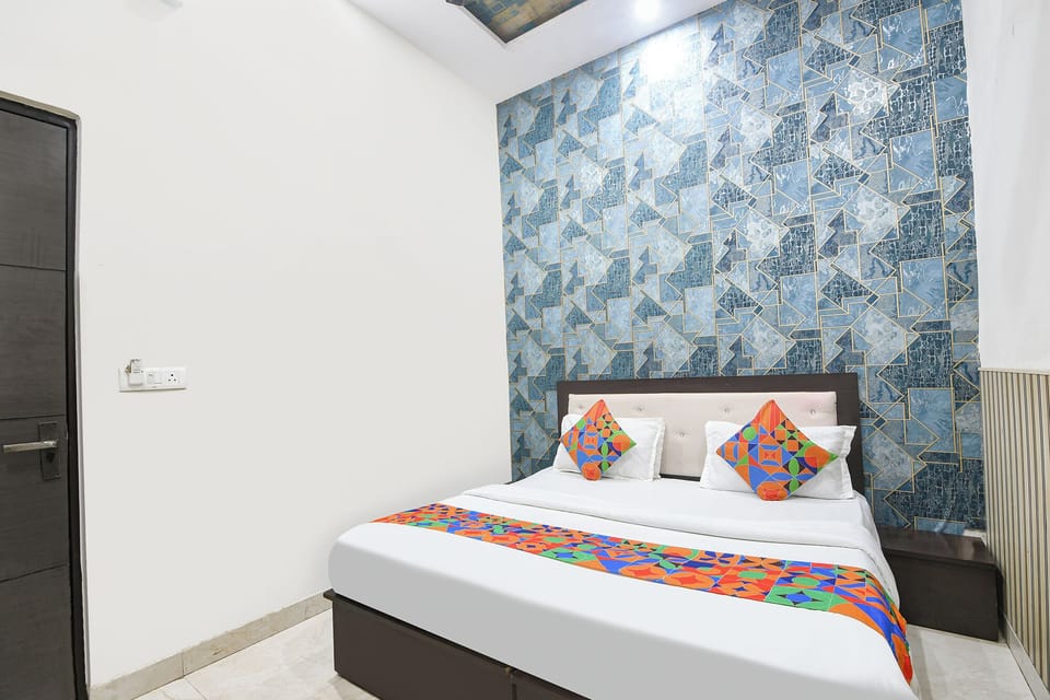Deluxe Room | Egyptian cotton sheets, premium bedding, in-room safe, free WiFi