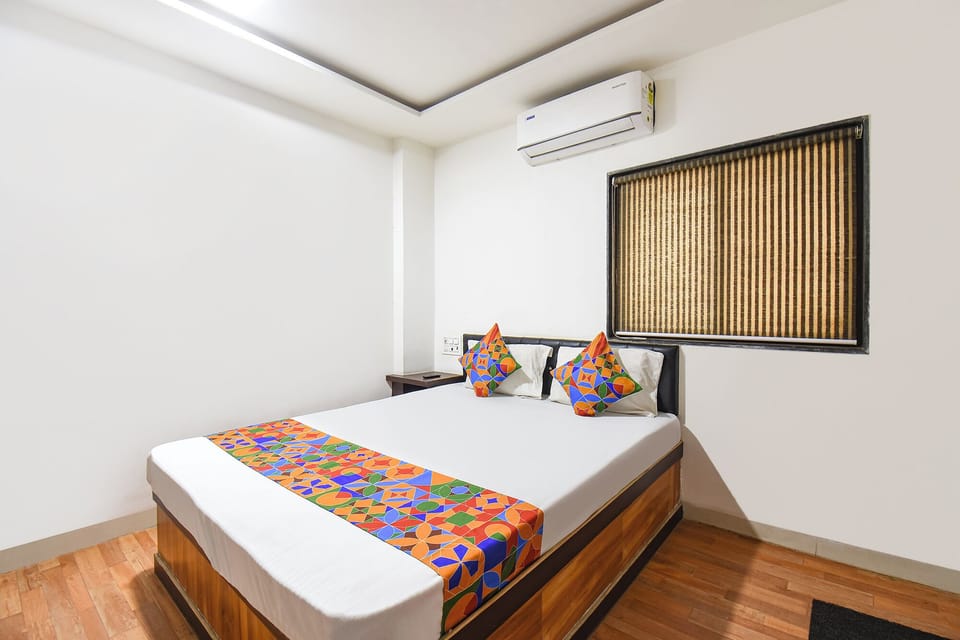 Egyptian cotton sheets, premium bedding, free WiFi, bed sheets