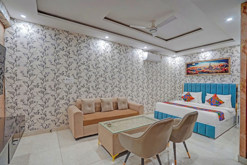 Luxury Suite | Egyptian cotton sheets, premium bedding, free WiFi, bed sheets