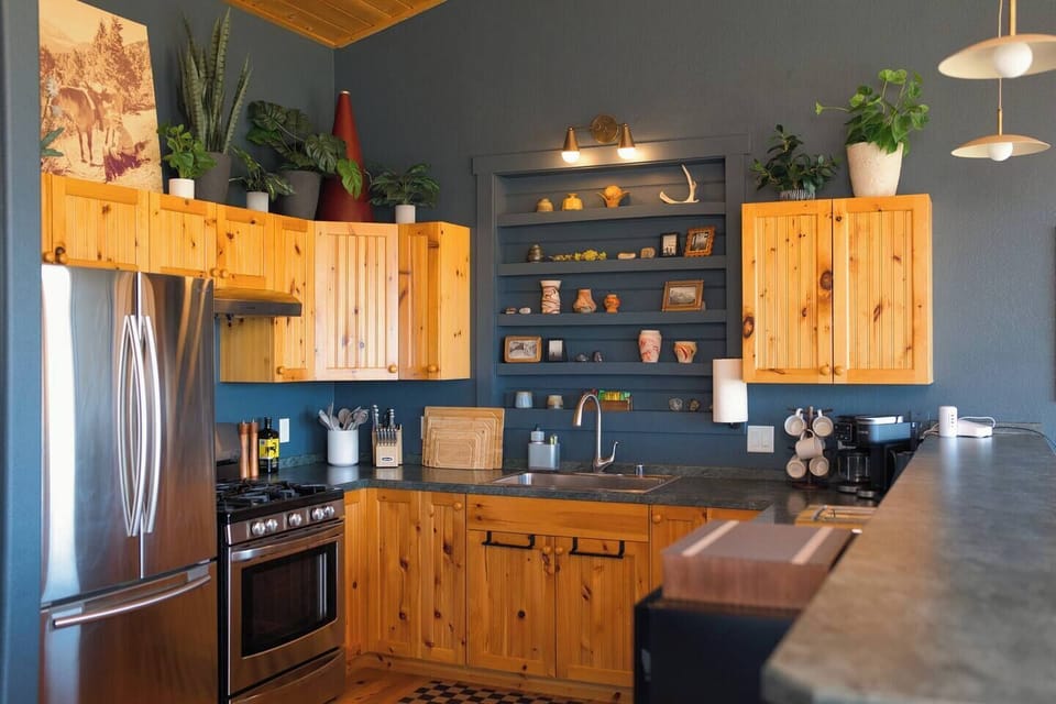 Fully stocked and professionally designed kitchen.