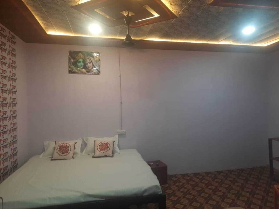 Basic Single Room | Free WiFi