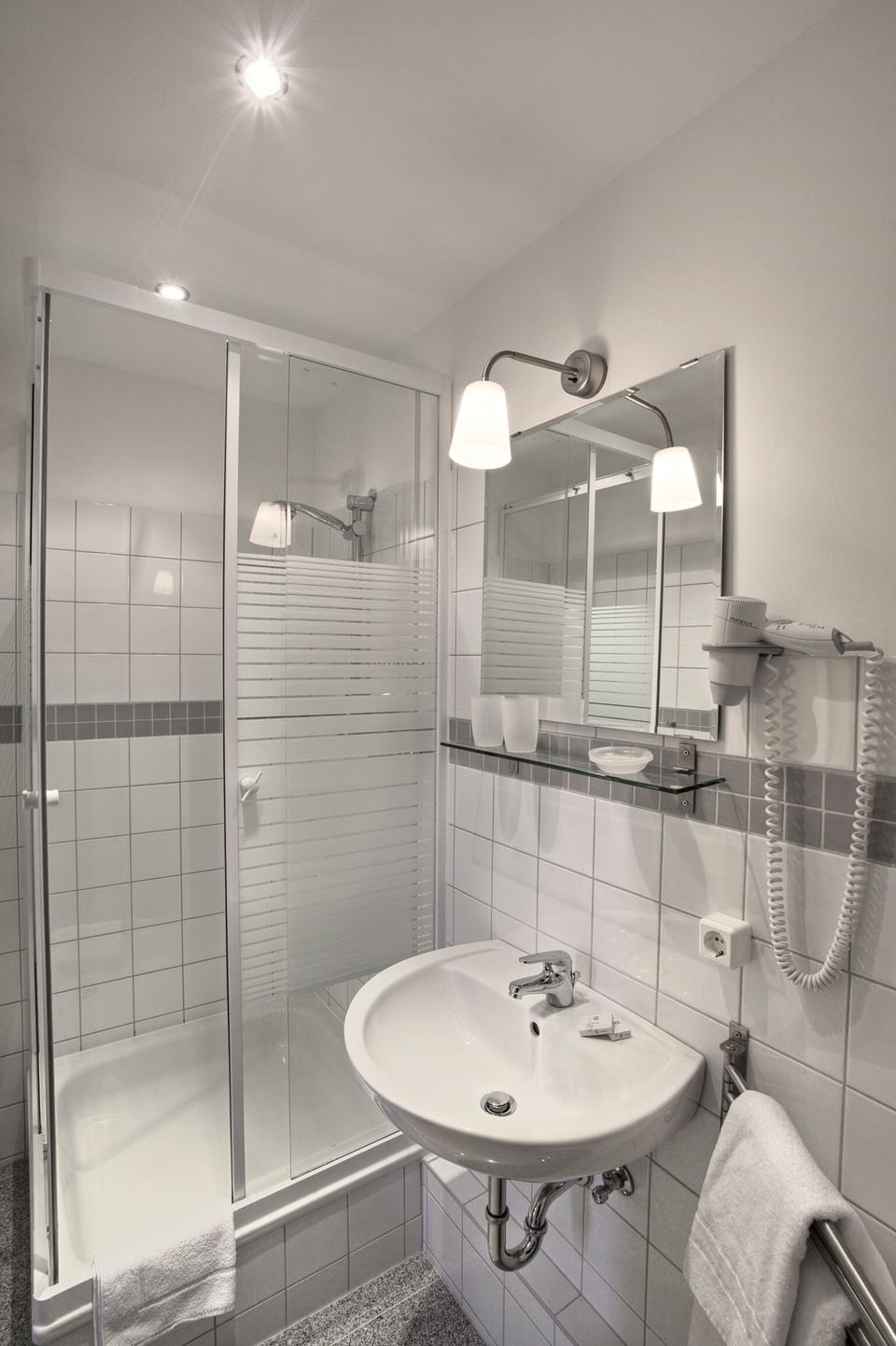 Basic Studio | Bathroom