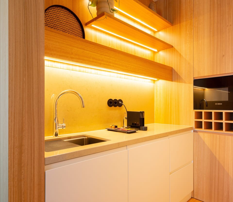 Deluxe Studio, Balcony, City View (Studio Deluxe Vista Rua) | Private kitchen | Mini-fridge, espresso maker, coffee/tea maker