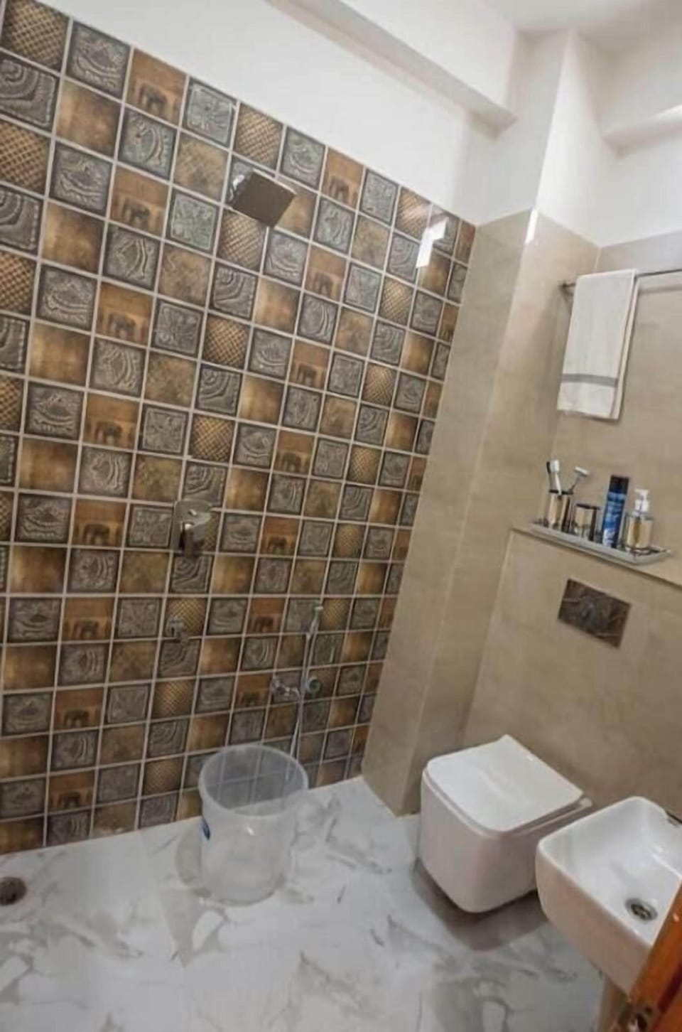 Superior Room, 1 King Bed, City View | Bathroom