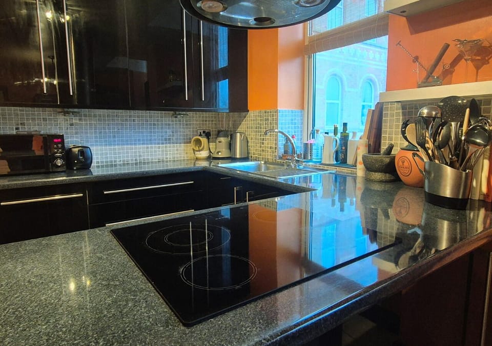Comfort Apartment, Private Bathroom (The Hanover) | Shared kitchen