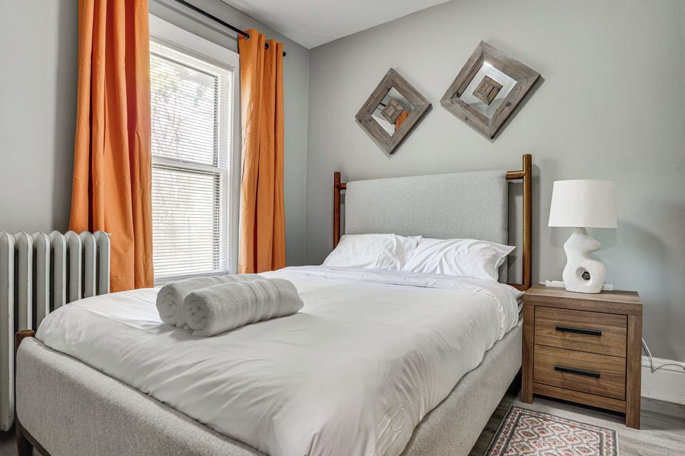 Explore Minneapolis! Pet-friendly Home w/ Sunroom Cottage in Minneapolis