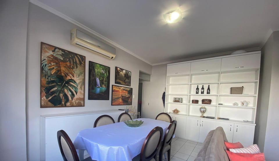 Family Apartment, Air conditioning | Dining room