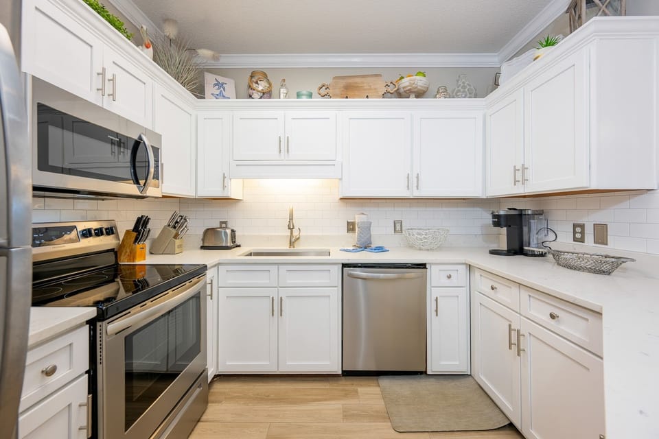 Condo, 2 Bedrooms | Private kitchen | Coffee/tea maker, fridge, oven