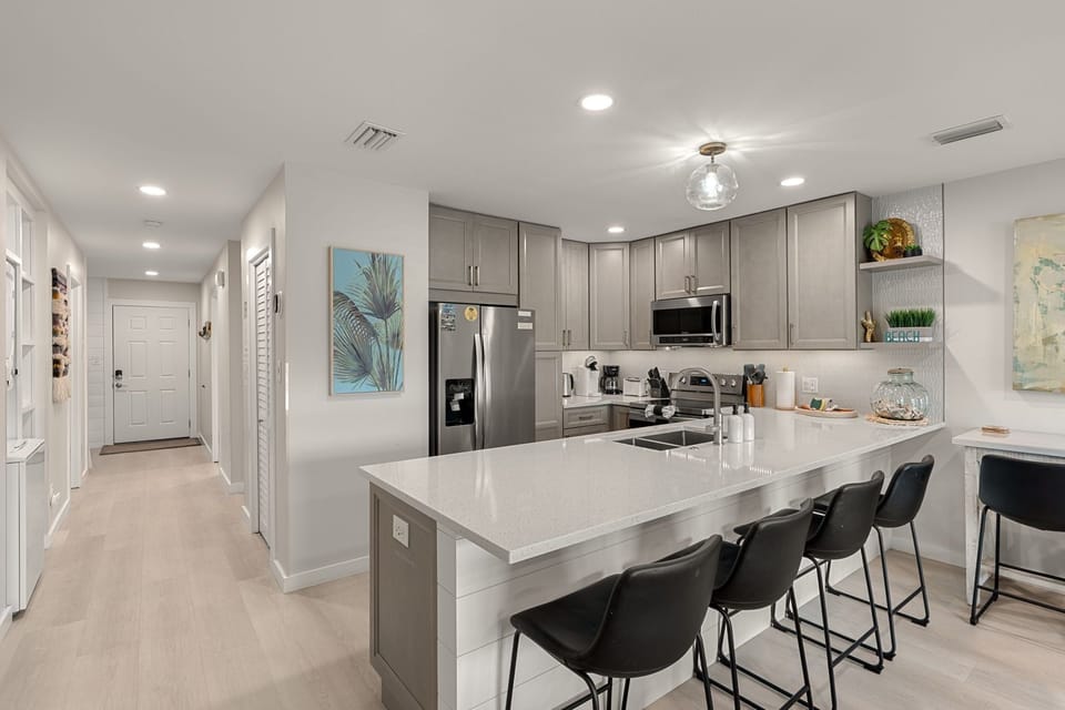 Condo, 2 Bedrooms | Private kitchen | Coffee/tea maker, fridge, oven, toaster