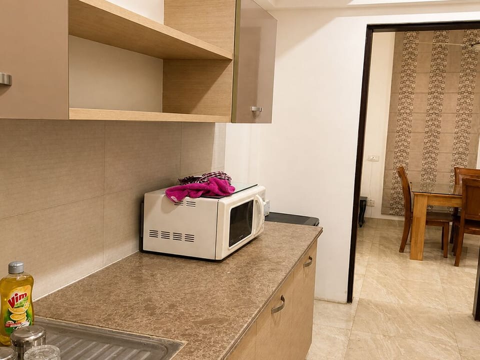 Apartment, 2 Bedrooms, Accessible, Smoking | Interior
