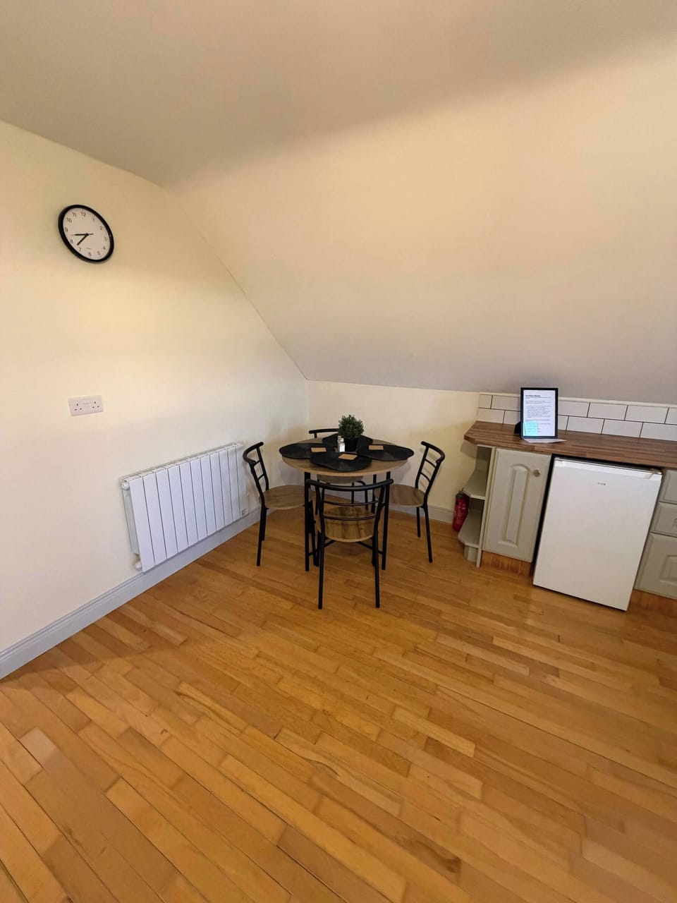 Apartment, 1 Bedroom, Smoking, Ocean View | Dining