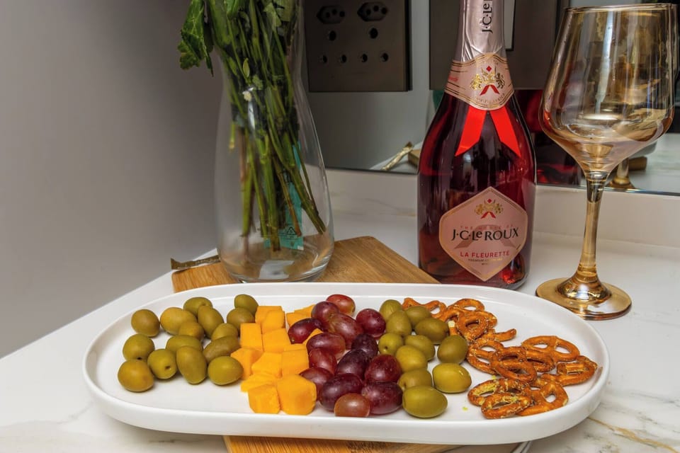 Apartment, 1 Bedroom, Patio | Food and drink