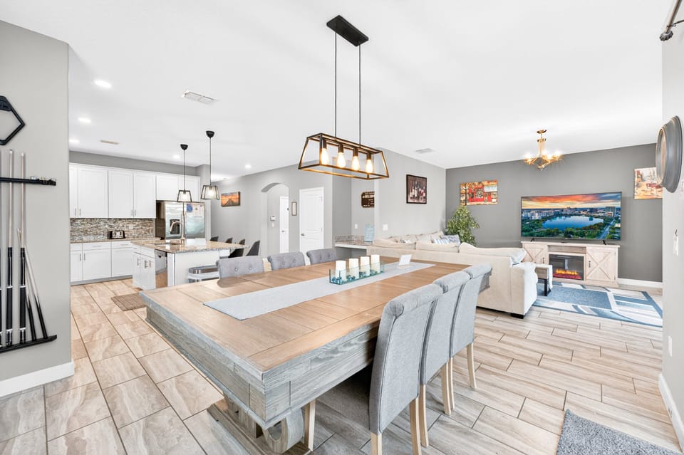 House, Multiple Beds, Pool View | 6 bedrooms, individually decorated, individually furnished, bed sheets