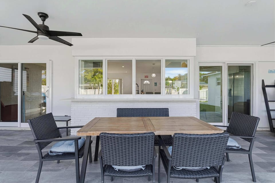 Spacious covered terrace, the perfect spot for al fresco dining.
