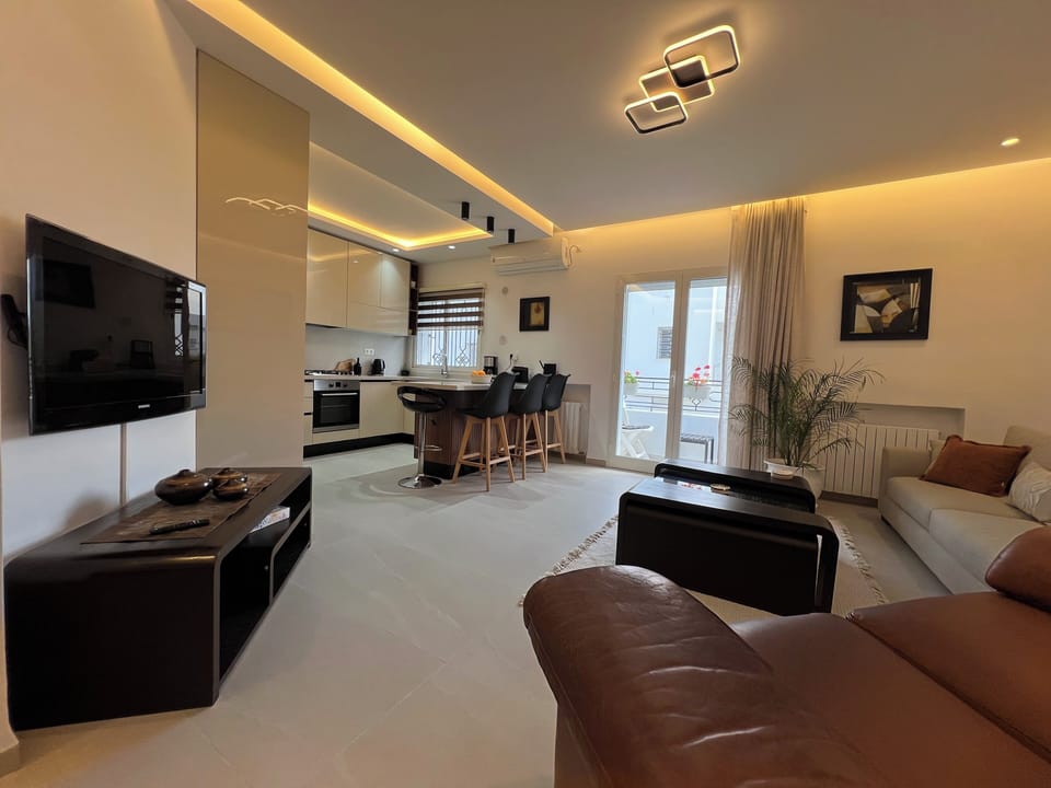 Classic Apartment, 1 Bedroom, Kitchen | Living area
