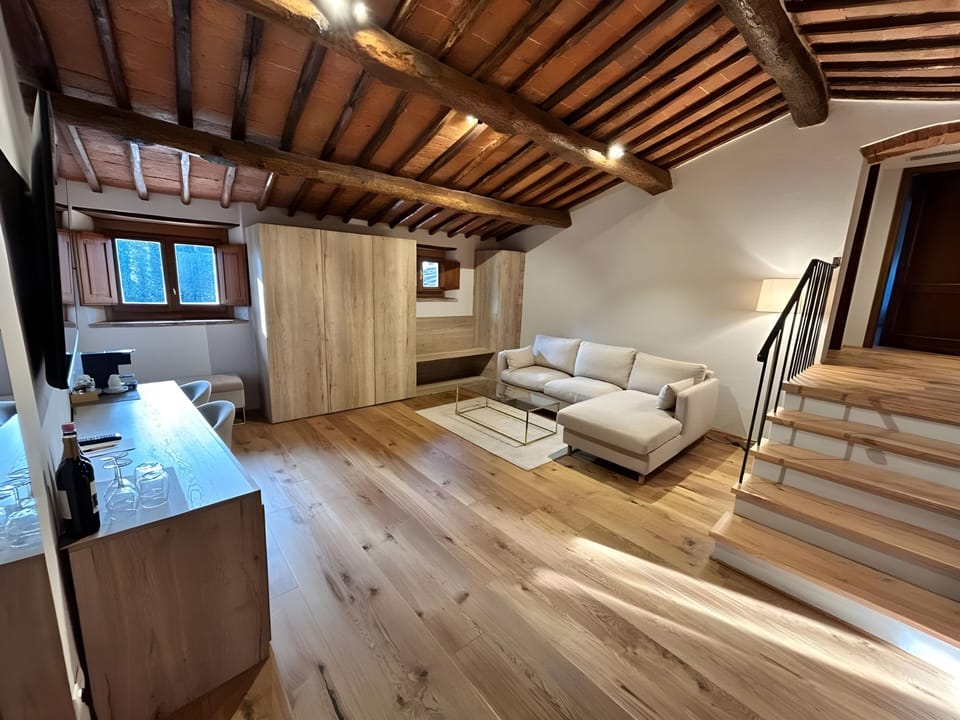 Deluxe Suite | Living area