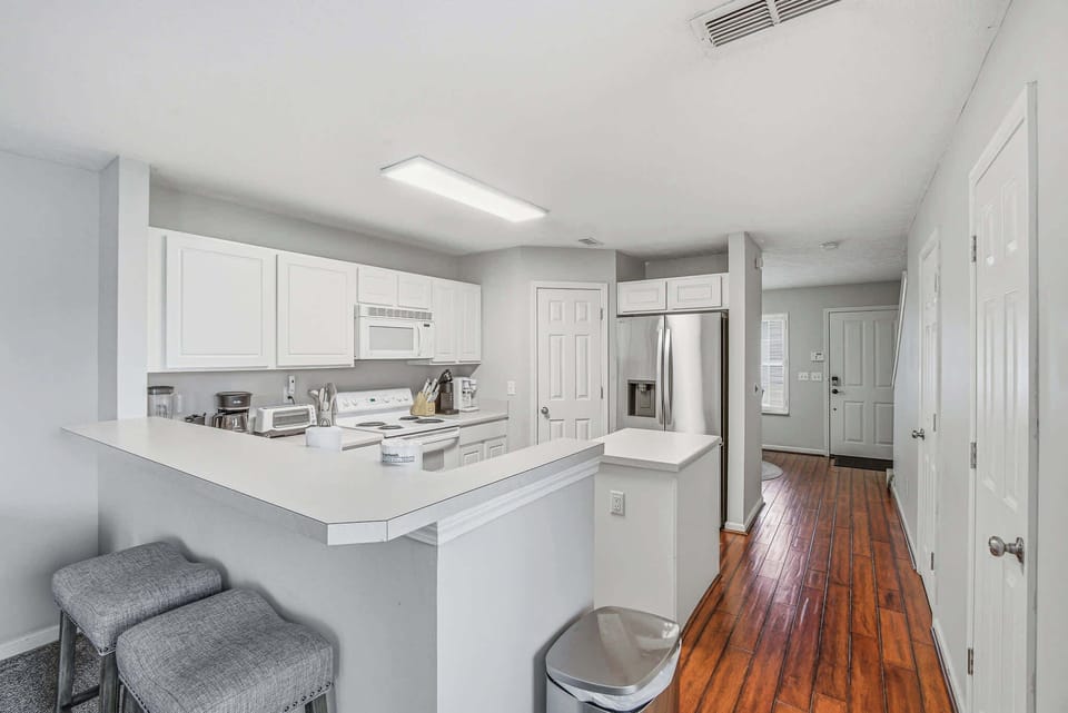 Kitchen Delight, modern appliances and sleek countertops await your culinary adventures!
