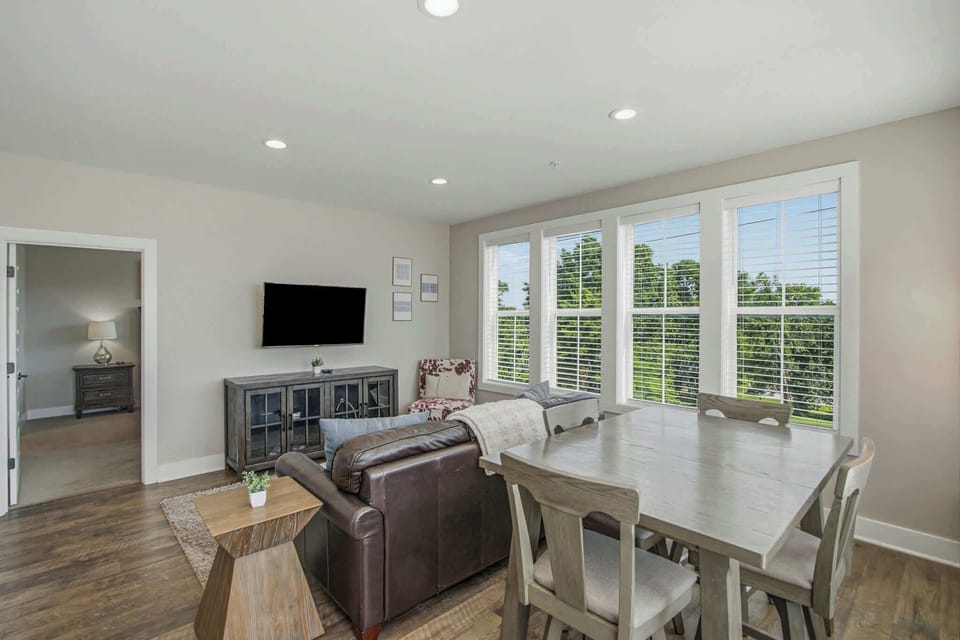 Modern furnishings and great views, perfect for relaxation!