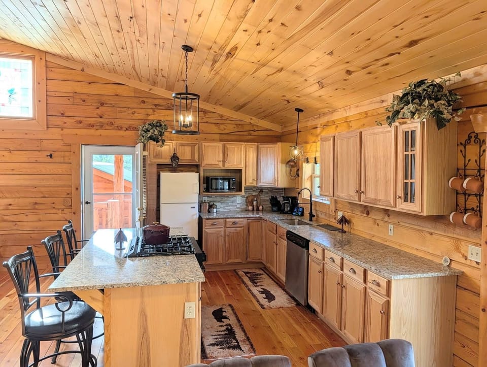 Spacious kitchen with everything you need for cooking and entertaining