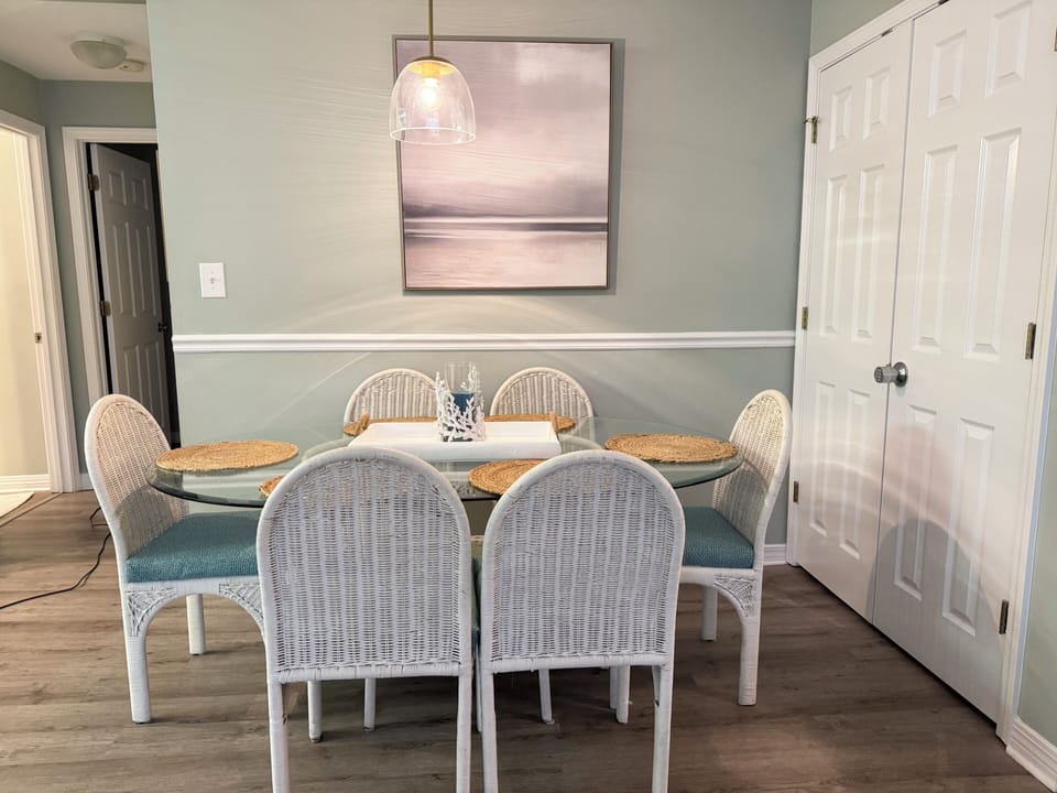 Dining room for 6