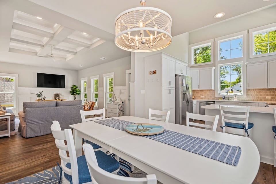 Dining Area - Northwest