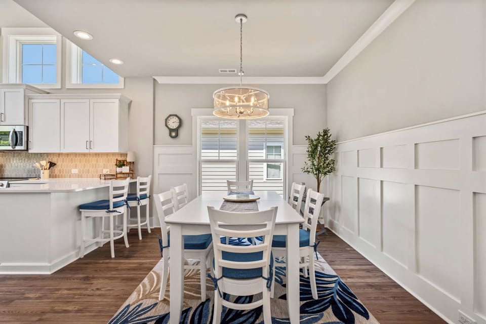 Dining Area - Northwest