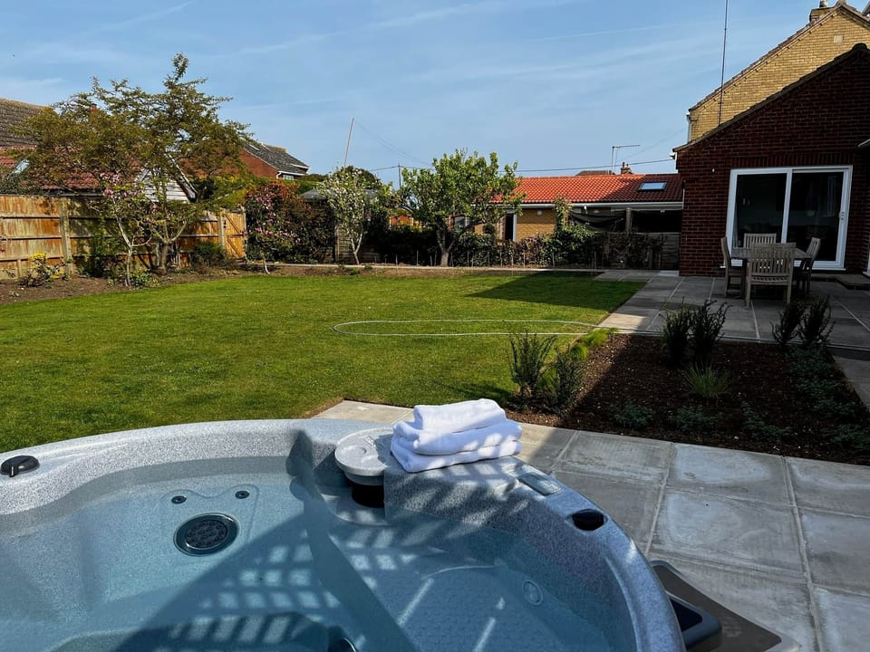 Hot tub and Garden