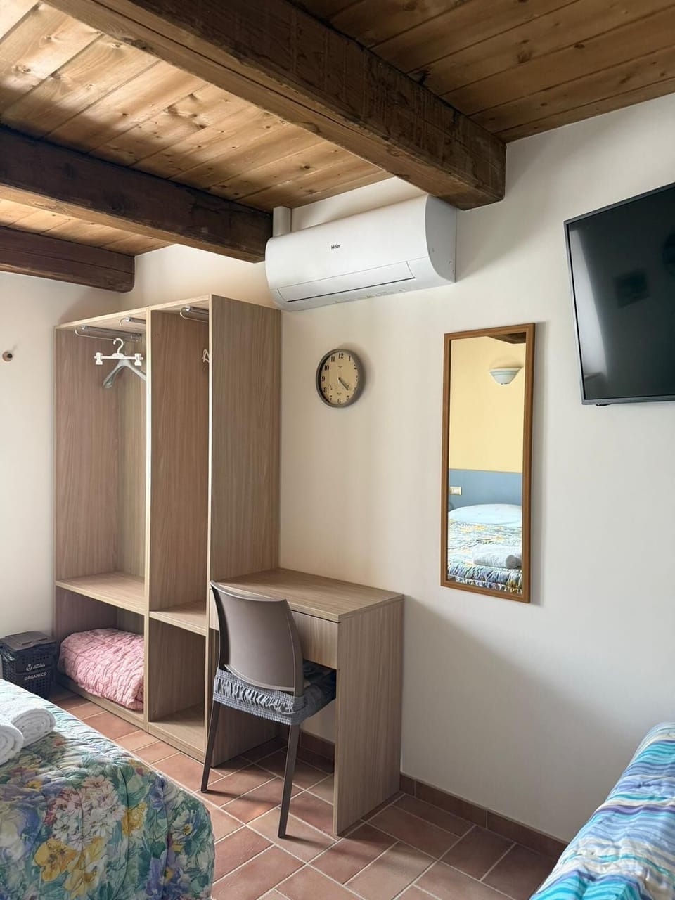 Superior Triple Room | Desk, laptop workspace, free WiFi