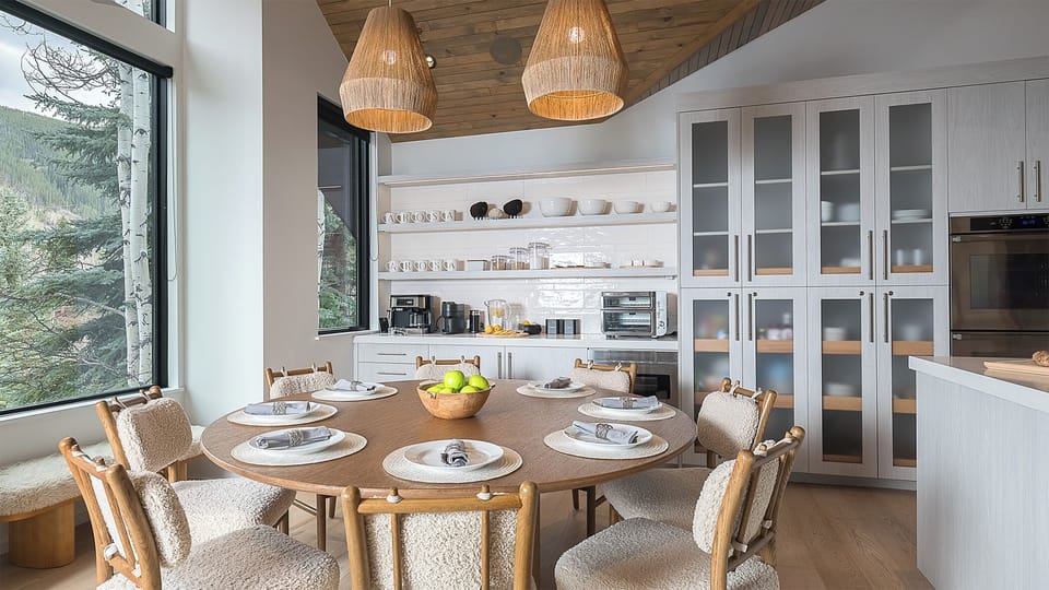 Dining Area, Main Level - Round table with seating for 8
