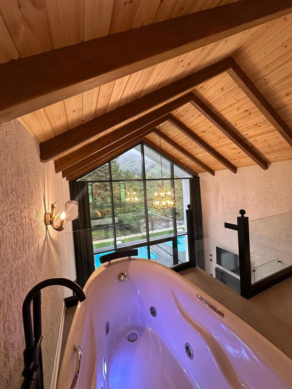 Jetted tub