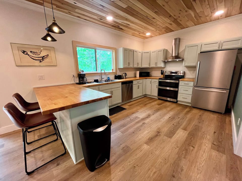 Expansive kitchen complete with all the basics for any meal 