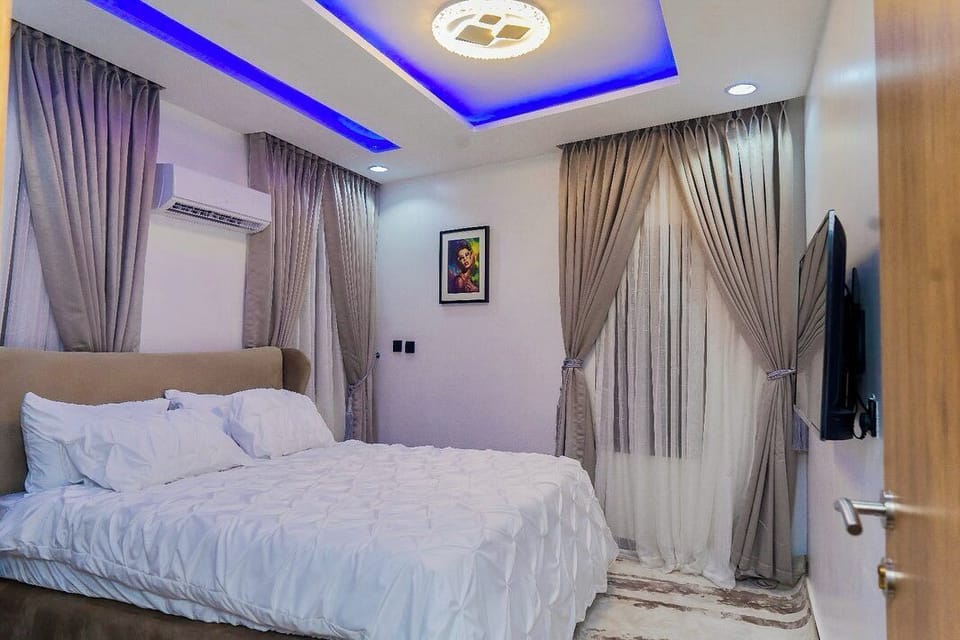 Economy Room, Balcony, City View | Desk, laptop workspace, free WiFi