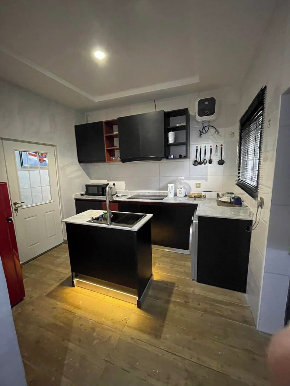 Superior Room, Balcony, City View | Private kitchen | Fridge, microwave, oven, stovetop