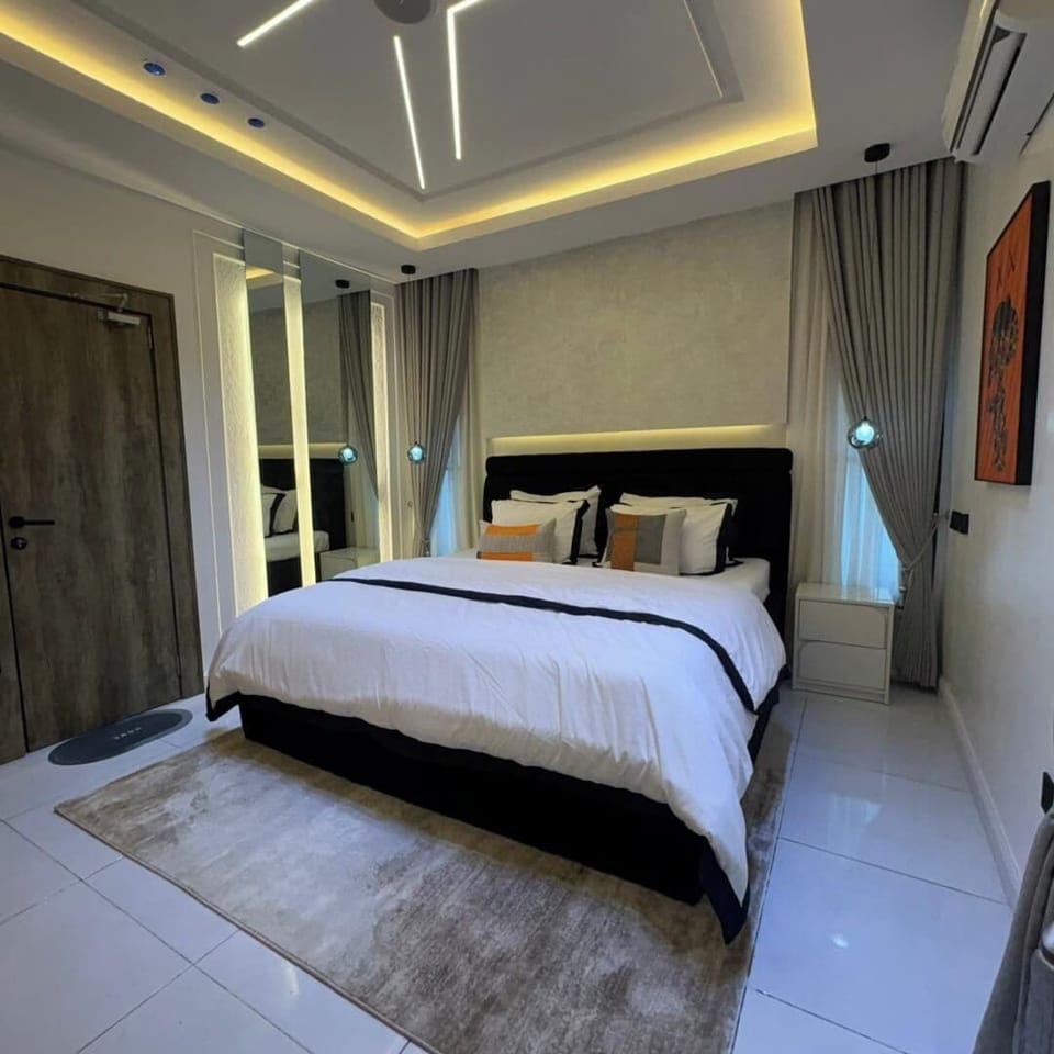 Family Room, Balcony, City View | Desk, laptop workspace, blackout drapes, soundproofing