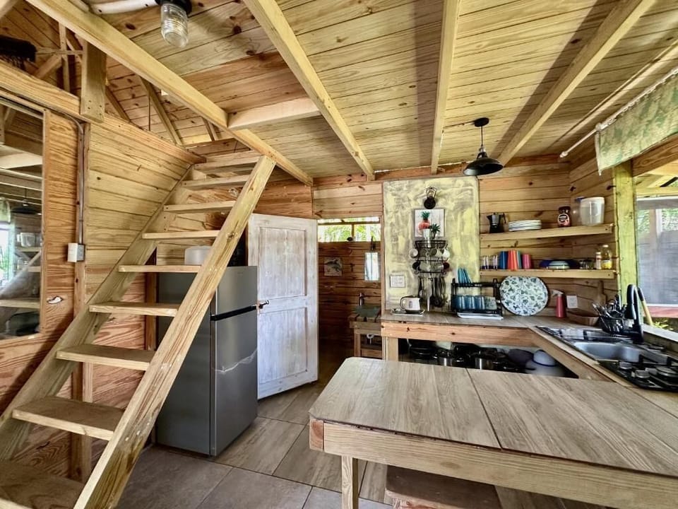 House, 3 Bedrooms | Private kitchen